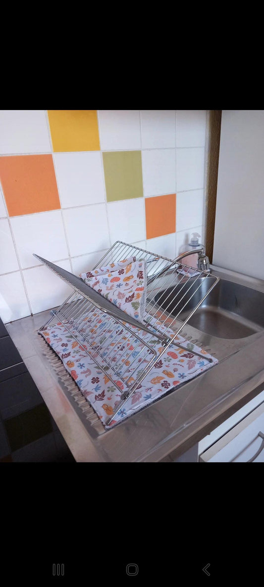 Dish drying mat with 2 paper towels