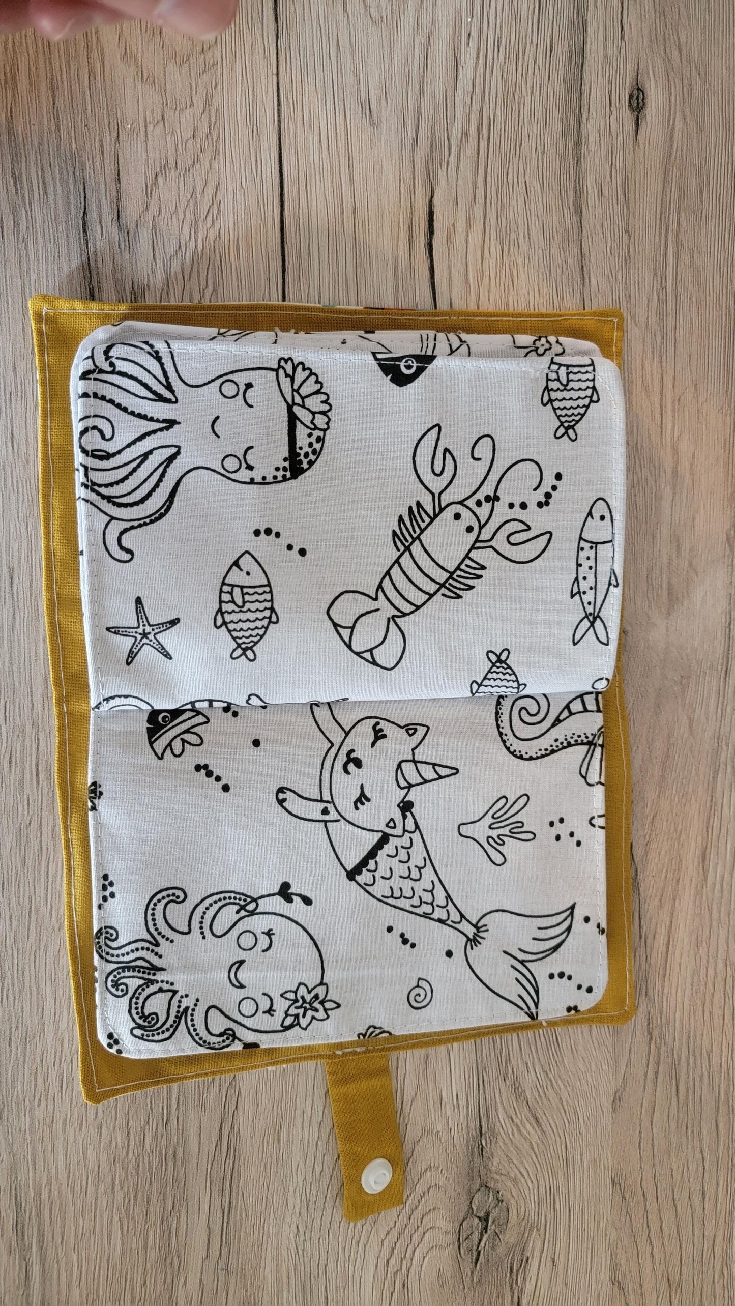 Washable mini coloring book