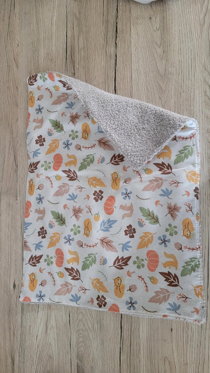 Dish drying mat with 2 paper towels