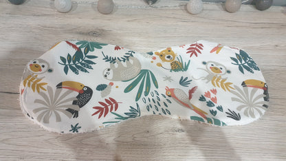 Anti-regurgitation, anti-drool shoulder bib