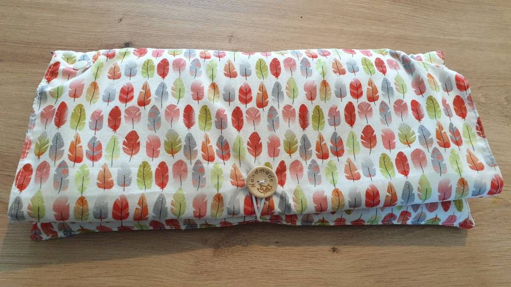 Foldable nomadic changing mat.